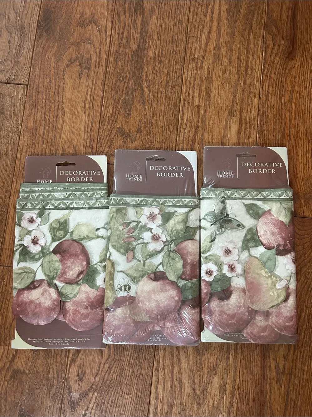 Home Trends Decorative Border in Green and Rose - Fruit & Floral Wall Trim